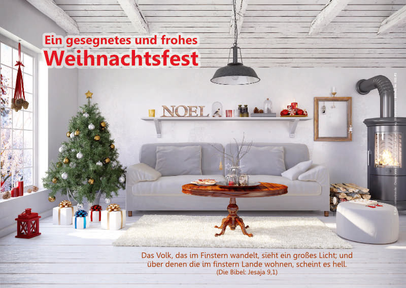 Christliches Weihnachts-Poster A4 zeigt ein gemütlich eingerichtetes Wohnzimmer im Licht der Abendsonne mit Bibelvers Jesaja 9,1