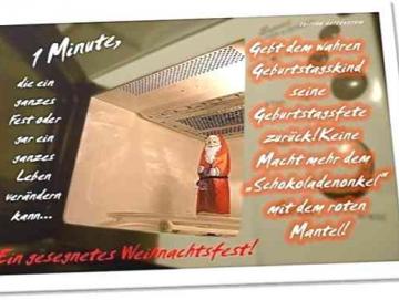 Christliche Weihnachtskarte: Schokoladenweihnachtsmann in Mikrowelle
