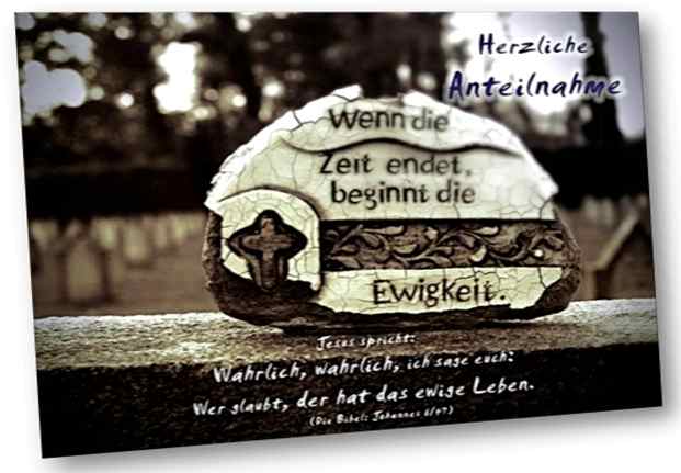 Christliche Trauerkarte: Verwitterte Keramik auf Grabstein
