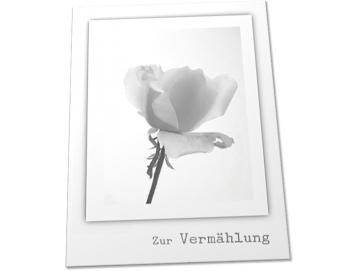 Christliche Hochzeitskarte: Rosenblüte in schwarzweiß