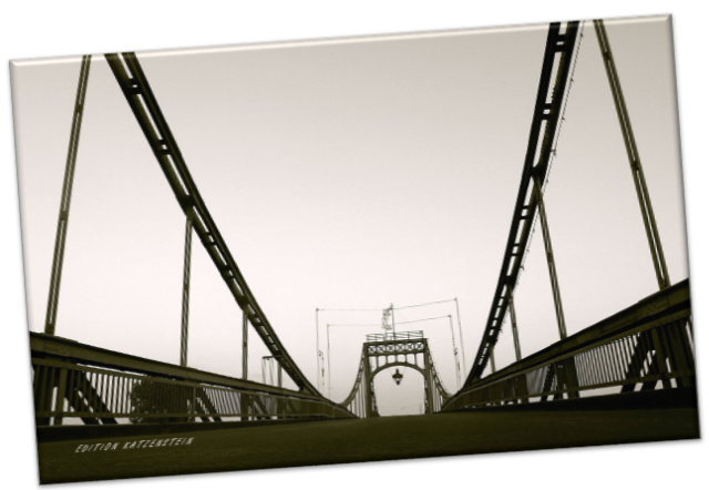 Leinwanddruck: Mitten auf der Kaiser-Wilhelm-Brücke III