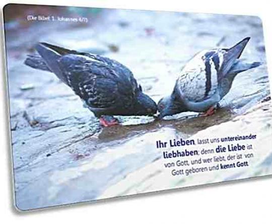Christliche Postkarte: Trinkendes Taubenpaar