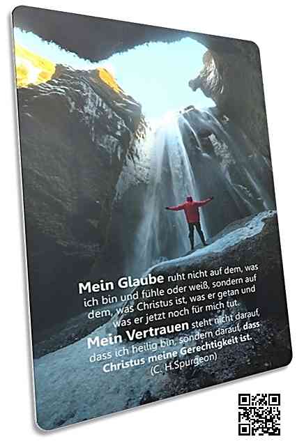 Christliche Postkarte: Wanderer auf Felsen