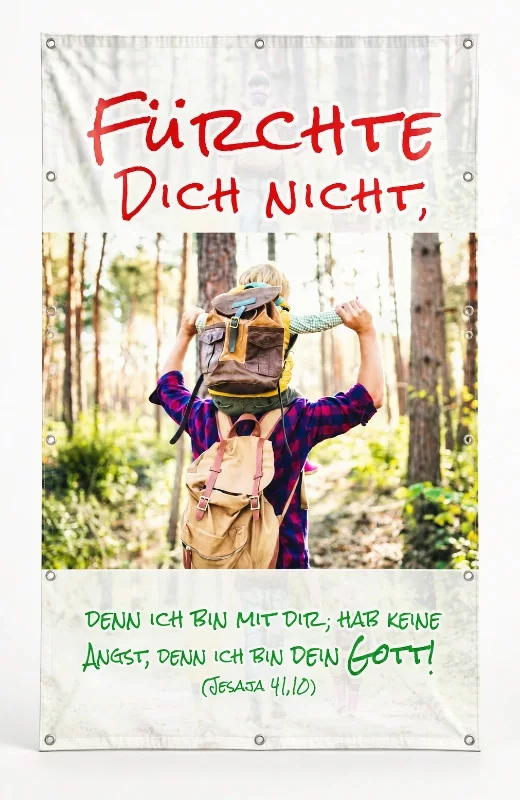 Hochformat-Banner zur Jahreslosung 2027 mit Vater und Sohn auf den Schultern, Frontlit-Plane 130 × 200 cm mit Metallösen.