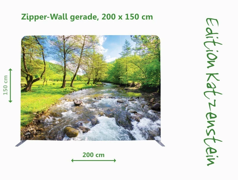 Zipper-Wall mit Frühlingslandschaft, Flussaue mit Wasserfall und frischen grünen Bäumen für Trauerhalle