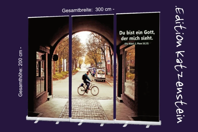 Bestatterbedarf: Roll-Up Display "Radfahrer vor Torbogen" - Trauerfeier-Deko