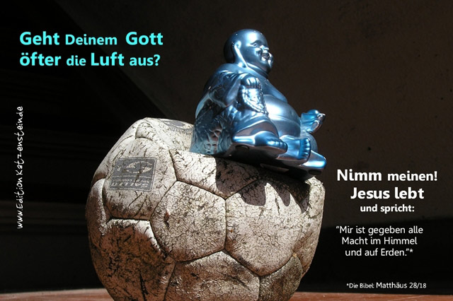 Poster A2: Buddha-Statue auf platten Fußball