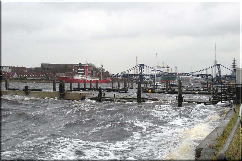 Leinwanddruck: Großer Hafen im Sturm, Wilhelmshaven