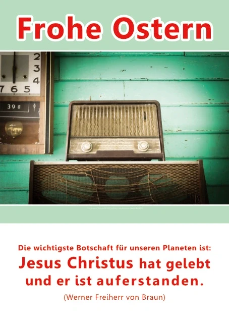 Altes Röhrenradio auf Kommode mit christlicher Osterbotschaft „Jesus Christus hat gelebt und er ist auferstanden“ – Vintage-Style Poster A2