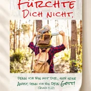 DIN-A1-Poster zur Jahreslosung 2027 mit Vater und Sohn im Wald, hochwertig freistehend präsentiert 2 · Gemeindefoyer	jahreslosung-2027-poster-din-a1-gemeindefoyer.webp	Jahreslosung 2027 im Gemeindefoyer – Poster DIN A1	Gerahmtes DIN-A1-Poster zur Jahreslosung 2027 an der Wand eines hellen Gemeindefoyers 3 · Schaukasten	jahreslosung-2027-poster-din-a1-schaukasten.webp	DIN-A1-Poster zur Jahreslosung 2027 im Schaukasten	Beleuchteter Schaukasten vor einem Gemeindezentrum mit dem DIN-A1-Poster „Fürchte dich nicht“ 4 · Gemeindesaal	jahreslosung-2027-poster-din-a1-gemeindesaal-staffelei.webp	Jahreslosung 2027 auf einer Staffelei im Gemeindesaal	DIN-A1-Poster zur Jahreslosung 2027 auf einer Holzstaffelei in einem modernen Gemeindesaal   Bildunterschriften für die Produktgalerie: 1. Das Motiv „Vater trägt Sohn auf Schultern“ als großformatiges Poster zur Jahreslosung 2027. 2. Ein warmer Blickfang im Foyer: Die Jahreslosung 2027 empfängt Besucher schon am Eingang. 3. Auch am Abend gut sichtbar: das A1-Poster im beleuchteten Gemeindeschaukasten. 4. Auf einer Staffelei wird das Poster zum sichtbaren Mittelpunkt eines Gottesdienstes zur Jahreslosung. Die Bilder sind visualisierte Einsatzbeispiele. Prüfe vor der Veröffentlichung den klein gedruckten Text auf den Darstellungen anhand der Originaldatei; Bildgenerierung kann dort Zeichen verändern.