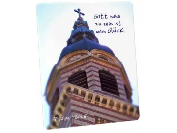 Postkarte: Kirchturmspitze im Gegenlicht