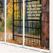 Nahaufnahme des hochwertigen Roll-Up Display 3er-Sets mit Herbsttor-Motiv und Bibelvers Johannes 16,33 von Edition Katzenstein