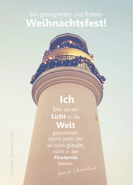 Christliche Weihnachtskarte: Weihnachtlich geschmückter Leuchtturm Postkarte